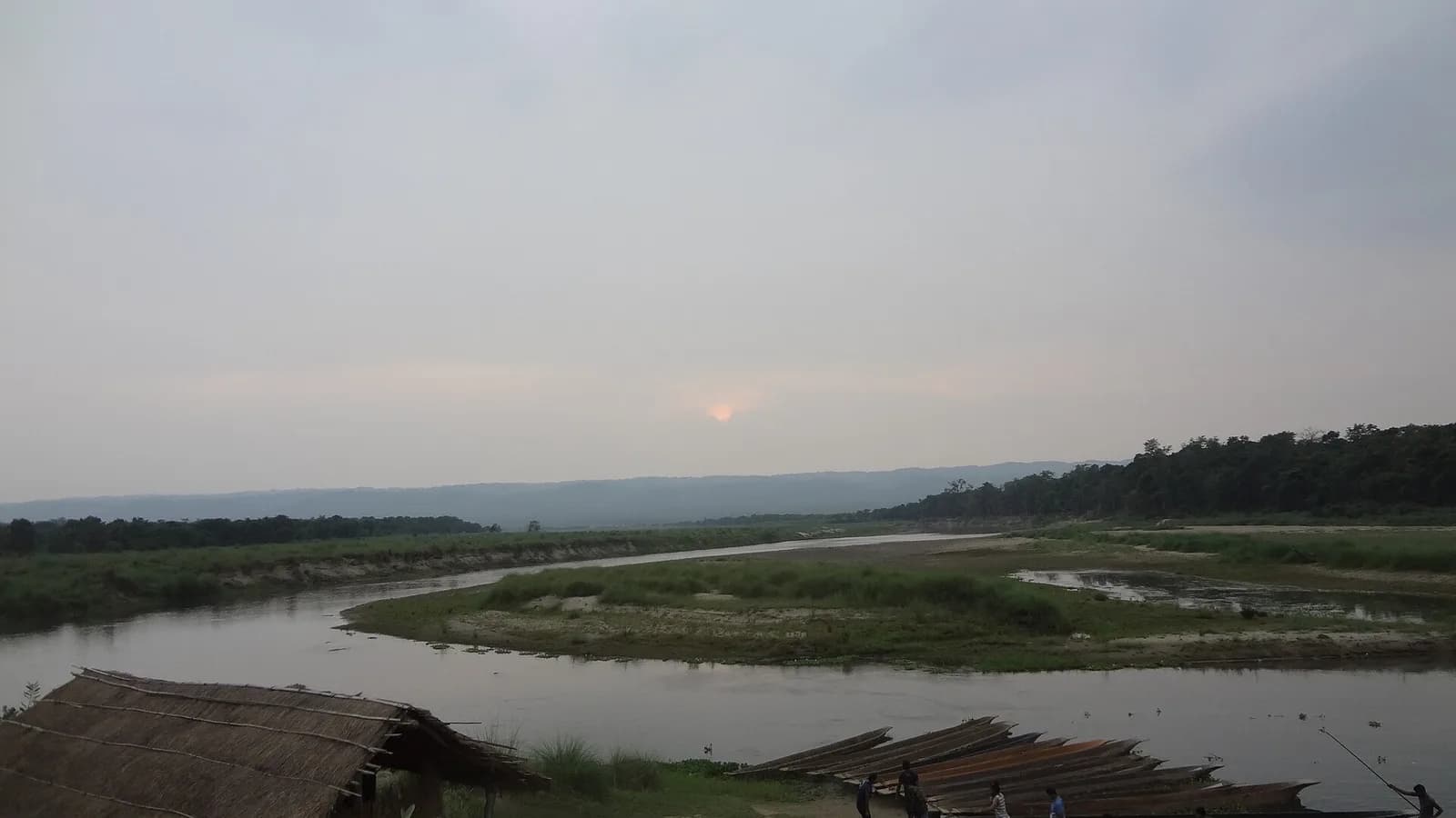 Sunset over the Rapti River at Sauraha on the edge of Chitwan National Park, Nepal